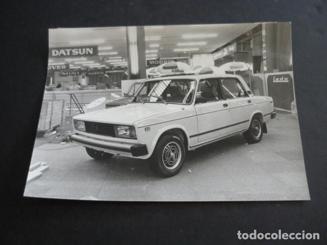 Fotograf&iacute;a antigua: GINEBRA SALON DE AUTOMOVIL LADA NOVA ANTIGUA FOTOGRAFIA 13 X 18 CM