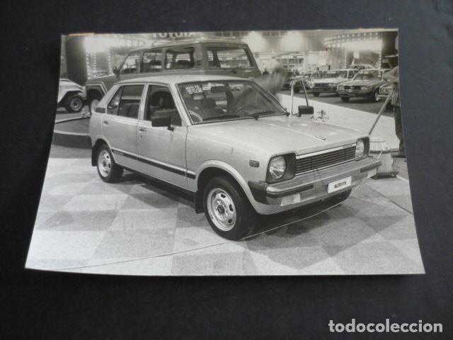 Fotograf&iacute;a antigua: GINEBRA SALON DE AUTOMOVIL SUZUKI ALTO FX ANTIGUA FOTOGRAFIA 13 X 18 CM