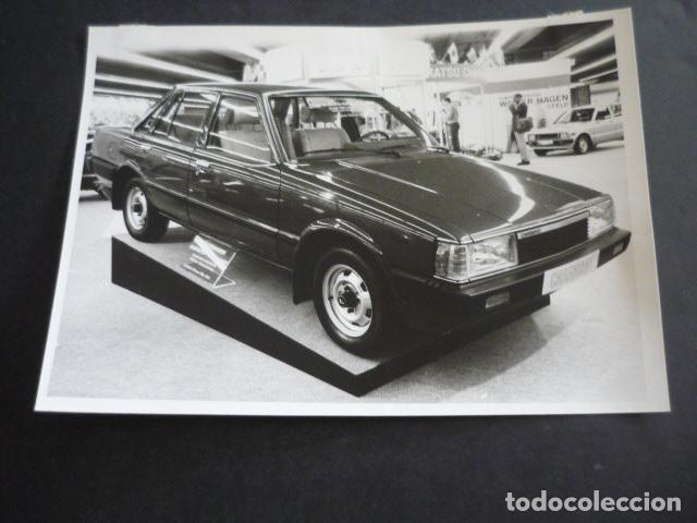 Alte Fotografie: FRANKFURT SALON DE AUTOMOVIL DAIHATSU ANTIGUA FOTOGRAFIA 13 X 18 CM