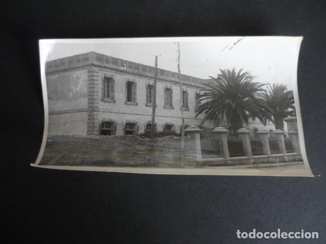 Fotograf&iacute;a antigua: SUANCES CANTABRIA GRANJA ESCUELA DE SECCION FEMENINA ANTIGUA FOTOGRAFIA 9,5 X 17,5 CM