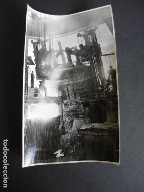 Fotograf&iacute;a antigua: REINOSA CANTABRIA FABRICA NAVAL FUNDICION DE ACEROS ANTIGUA FOTOGRAFIA 11 X 17,5 CM
