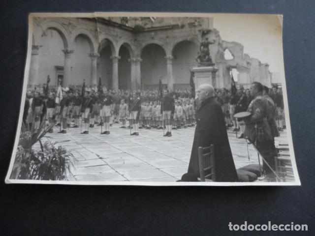 Antique Photography: TOLEDO ALCAZAR ACTO FRENTE DE JUVENTUDES ANTIGUA FOTOGRAFIA 11,5 X 17,5 CM
