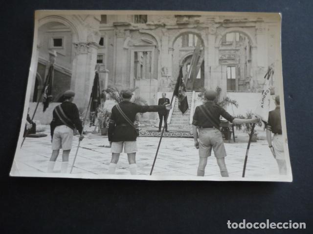 Fotograf&iacute;a antigua: TOLEDO ALCAZAR ACTO FRENTE DE JUVENTUDES ANTIGUA FOTOGRAFIA 11,5 X 17,5 CM