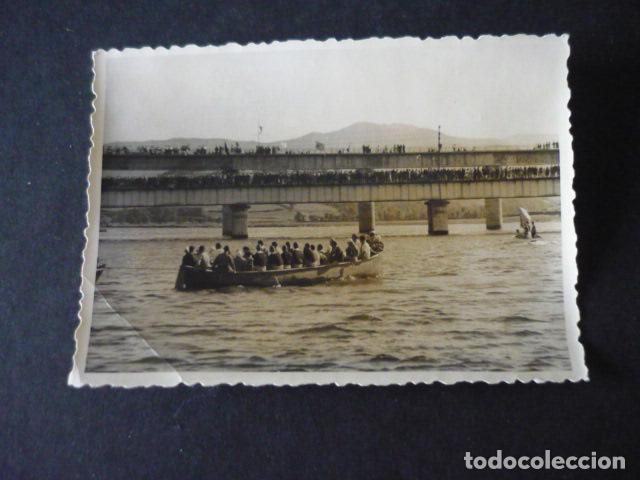 Alte Fotografie: NAVIA ASTURIAS FESTEJOS EN LA RIA ANTIGUA FOTOGRAFIA 10 X 7 CM