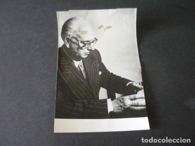 Fotografia antica: JOSE MARIA PEMAN ESCRITOR ANTIGUA FOTOGRAFIA 18 X 13 CM