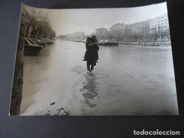 Alte Fotografie: MADRID INUNDACIONES RIO MANZANARES RIBERA ANTIGUA FOTOGRAFIA 18 X 24 CM