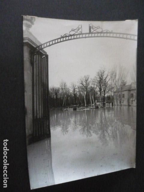 Fotograf&iacute;a antigua: MADRID INUNDACIONES RIO MANZANARES CASA DE CAMPO CASA DE LOS VARGAS ANTIGUA FOTOGRAFIA 18 X 24 CM