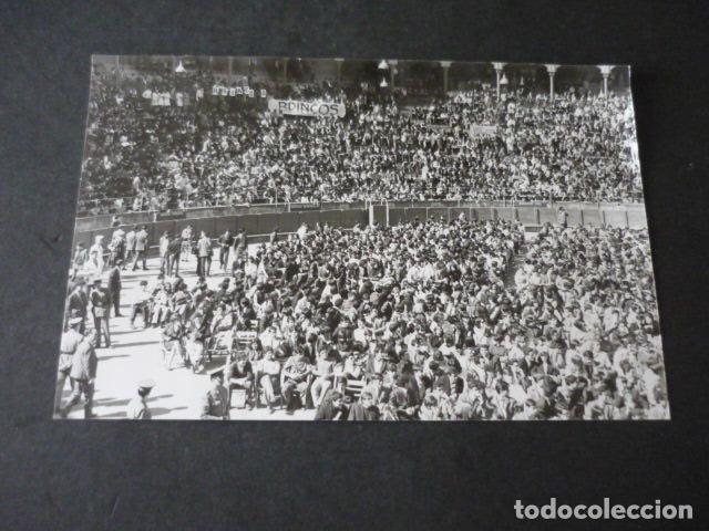Fotograf&iacute;a antigua: BARCELONA FESTIVAL DE CONJUNTOS MUSICALES EN LA PLAZA DE TOROS ANTIGUA FOTOGRAFIA 18 X 12 CM