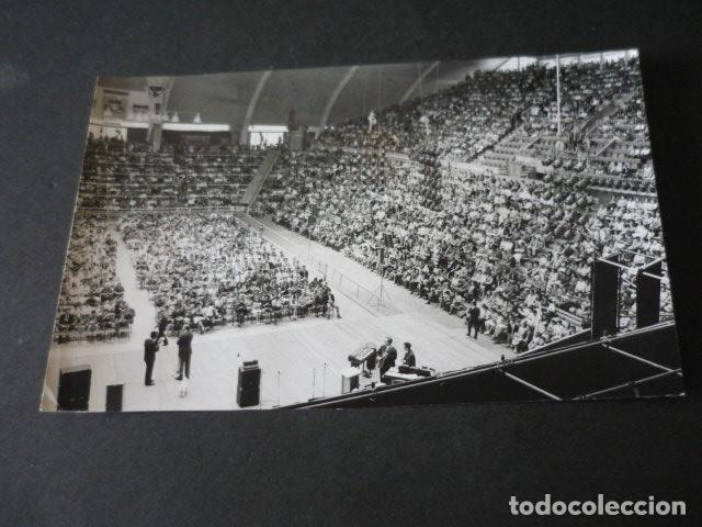 Fotografia antiga: BARCELONA FESTIVAL XX ANIVERSARIO RADIO NACIONAL DE ESPA&Ntilde;A ANTIGUA FOTOGRAFIA 18 X 24 CM