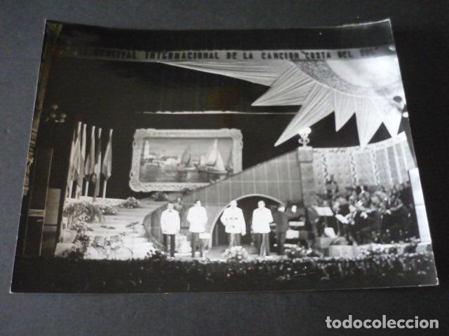 Antique Photography: MALAGA II FESTICAL DE LA CANCION COSTA DEL SOL 1969 ANTIGUA FOTOGRAFIA 18 X 24 CM
