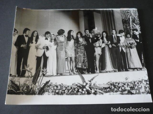 Fotografia antiga: BARCELONA II FESTIVAL DE LA CANCION ESPA&Ntilde;OLA 1970 ANTIGUA FOTOGRAFIA 18 X 24 CM