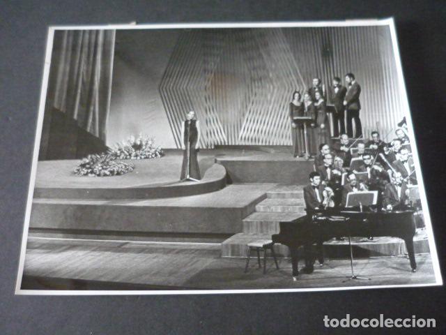 Alte Fotografie: MADRID I FESTIVAL CANCION IBEROAMERICANA 1972 ANTIGUA FOTOGRAFIA 18 X 24 CM