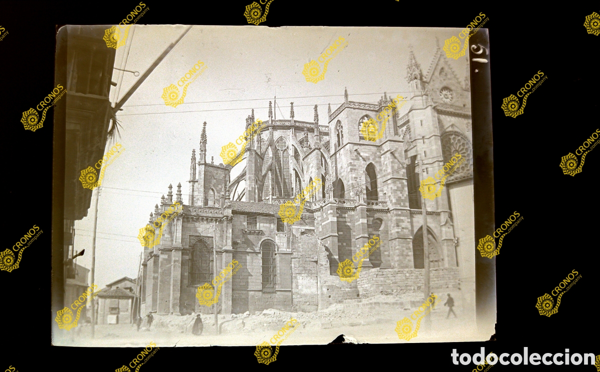Fotograf&iacute;a antigua: Placa cristal en negativo Le&oacute;n Catedral sobre el 1900