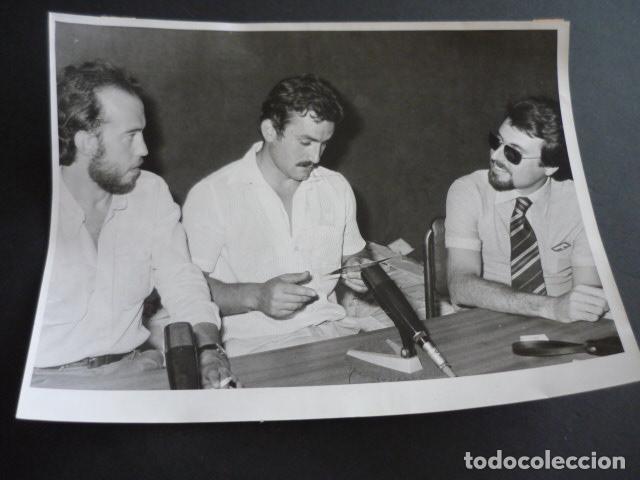 Fotograf&iacute;a antigua: GANADOR CONCURSO RADIO POR FIRMA LOIS 1980 ANTIGUA FOTOGRAFIA 24 X 18 CM