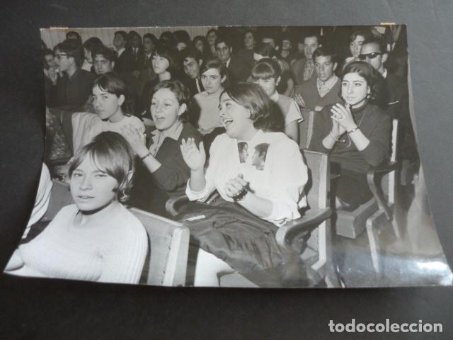 Fotograf&iacute;a antigua: MADRID EMISION RADIOFONICA 1967 ANTIGUA FOTOGRAFIA 24 X 18 CM