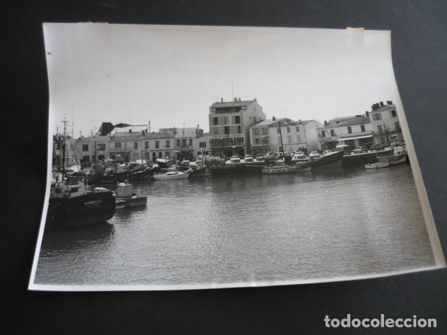 Fotograf&iacute;a antigua: ISLA DE YEU FRANCIA VISTA DEL MUELLE ANTIGUA FOTOGRAFIA 18 X 22 CM