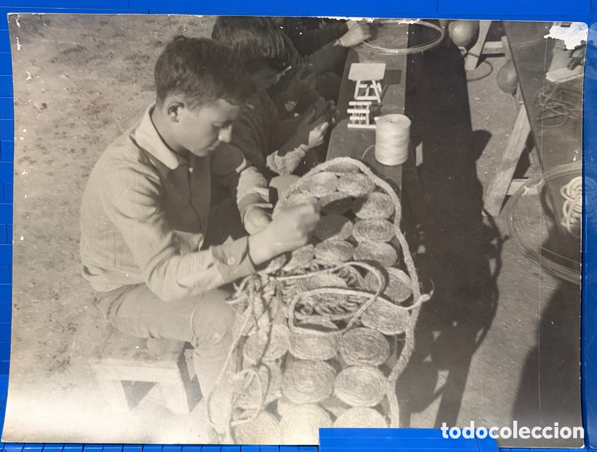 Fotograf&iacute;a antigua: FOTOGRAF&Iacute;A ESCUELA NACIONAL CORRAL RUBIO - NI&Ntilde;OS HACIENDO MANUALIDADES. . . 24x18cms