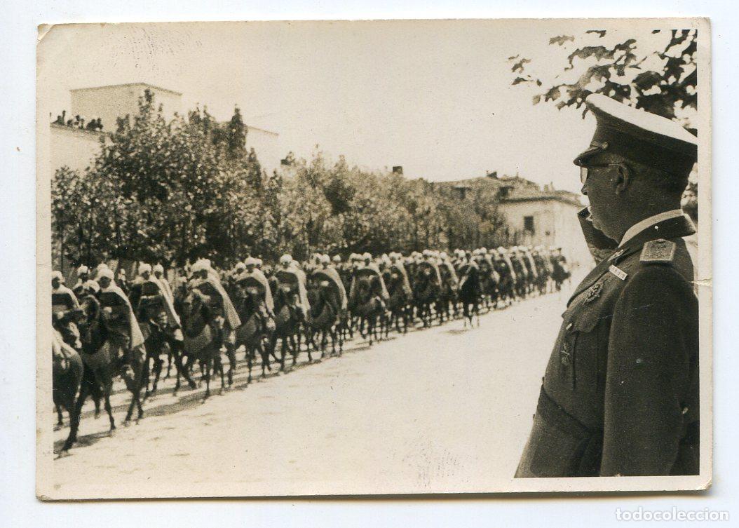 Alte Fotografie: Francisco Franco presidiendo un desfile de la guardia mora, a&ntilde;os 40, Cifra Gr&aacute;fica