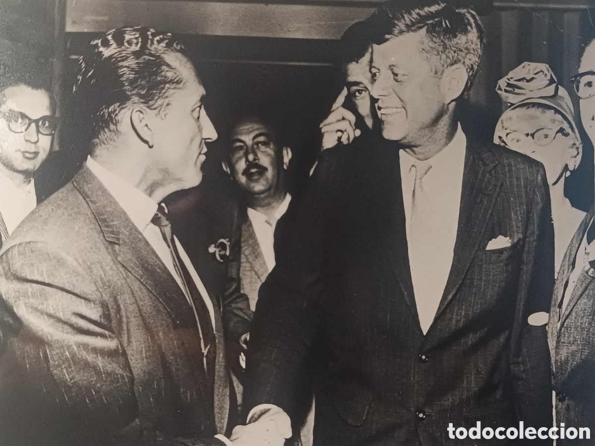 Fotograf&iacute;a antigua: FOTO PRENSA ORIGINAL JOHN F. KENNEDY DURANTE ENCUENTRO O RECEPCI&Oacute;N A&Ntilde;OS 60.