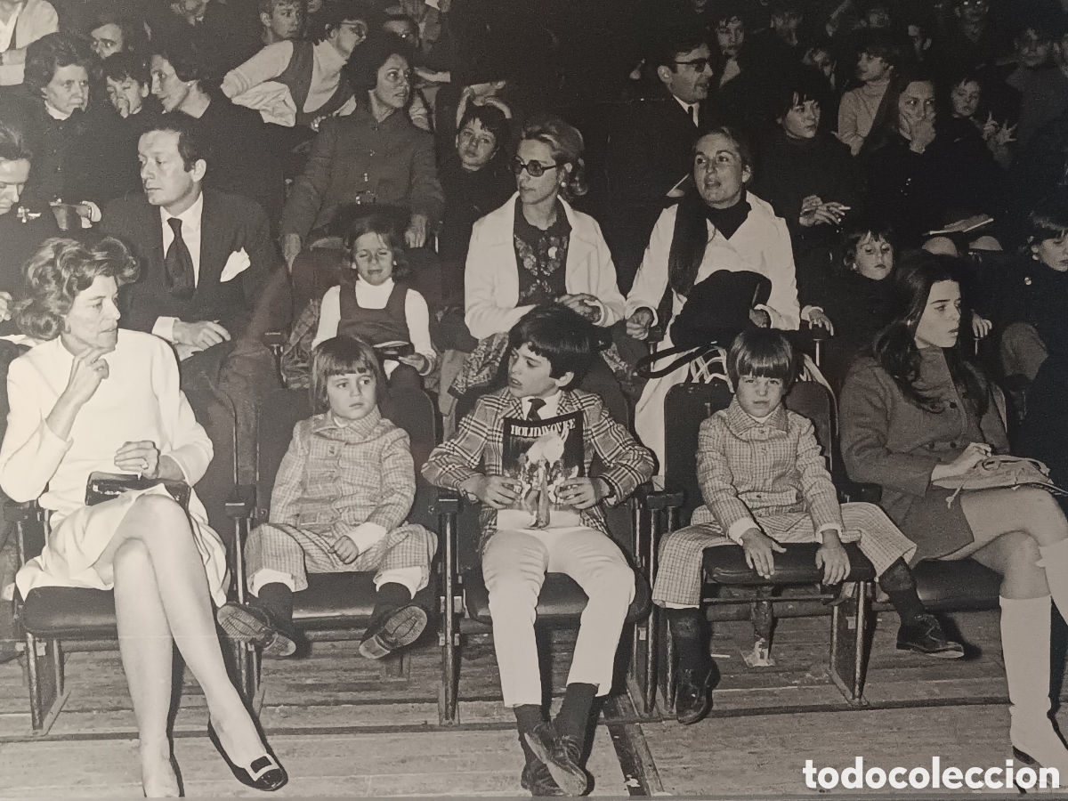 Fotograf&iacute;a antigua: FOTOGRAF&Iacute;A ORIGINAL DE PRENSA EUNICE KENNEDY EN PAR&Iacute;S (1970) POR YVES DARGENT