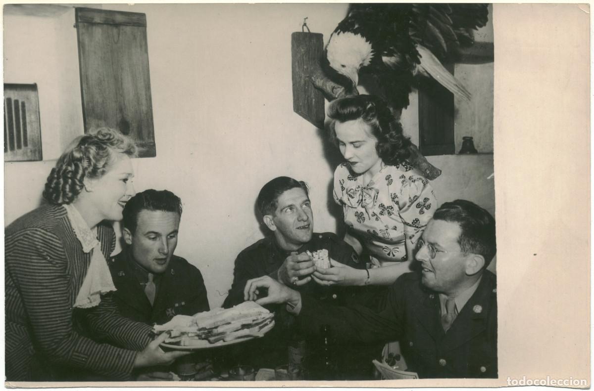 Fotograf&iacute;a antigua: Les sandwichs de Mary Pickford_Photo Keystone (Paris) 12x18 cm.