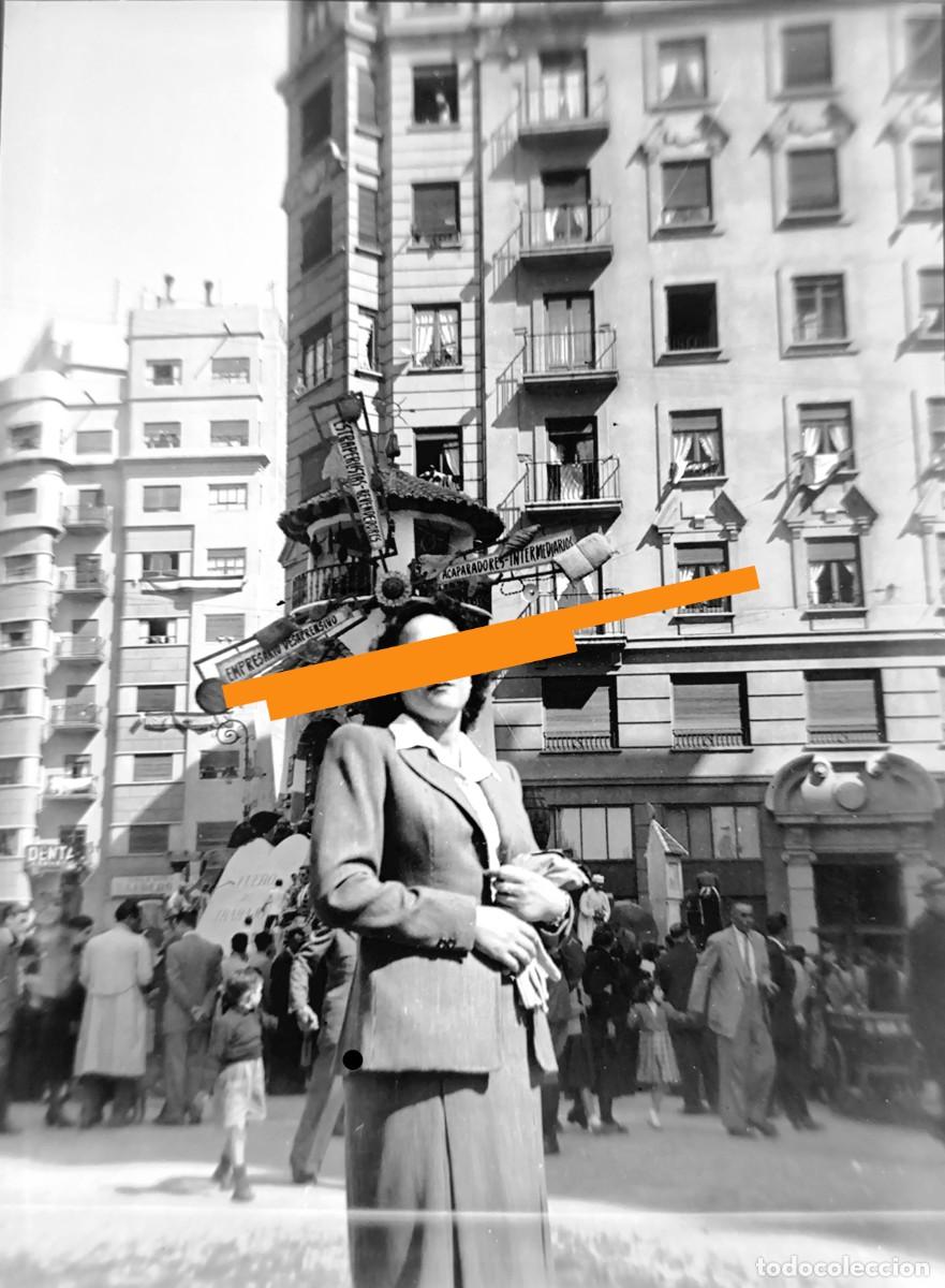 Fotograf&iacute;a antigua: Antiguo negativo de fotograf&iacute;a. Falla. Fallas de Valencia. A&ntilde;o 1952