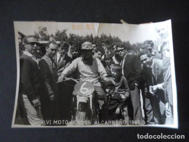 Fotograf&iacute;a antigua: JESUS SAIZ CORREDOR MOTOCICLISMO VI MOTOCROSS ALCARRE&Ntilde;O 1965 ANTIGUA FOTOGRAFIA ORIGINAL 18 X 12 CM