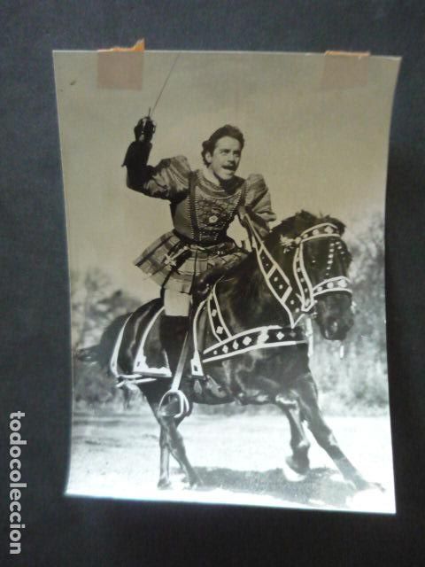 Fotograf&iacute;a antigua: TELEVISION ESPA&Ntilde;OLA CUANDO LA CABALLEROSIDAD ANTIGUA FOTOGRAFIA ORIGINAL 13 X 18 CM