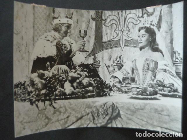 Fotograf&iacute;a antigua: TELEVISION ESPA&Ntilde;OLA CUANDO LA CABALLEROSIDAD ANTIGUA FOTOGRAFIA ORIGINAL 13 X 18 CM