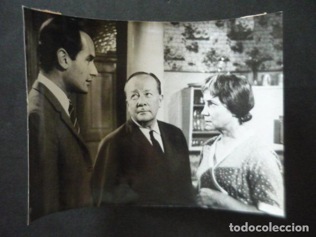 Fotograf&iacute;a antigua: TELEVISION ESPA&Ntilde;OLA SERIE EL COMISARIO ANTIGUA FOTOGRAFIA ORIGINAL 13 X 18 CM