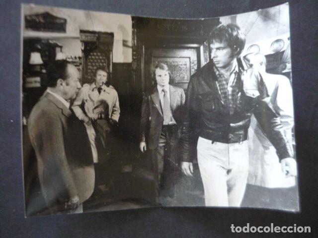 Fotograf&iacute;a antigua: TELEVISION ESPA&Ntilde;OLA SERIE EL COMISARIO ANTIGUA FOTOGRAFIA ORIGINAL 13 X 18 CM