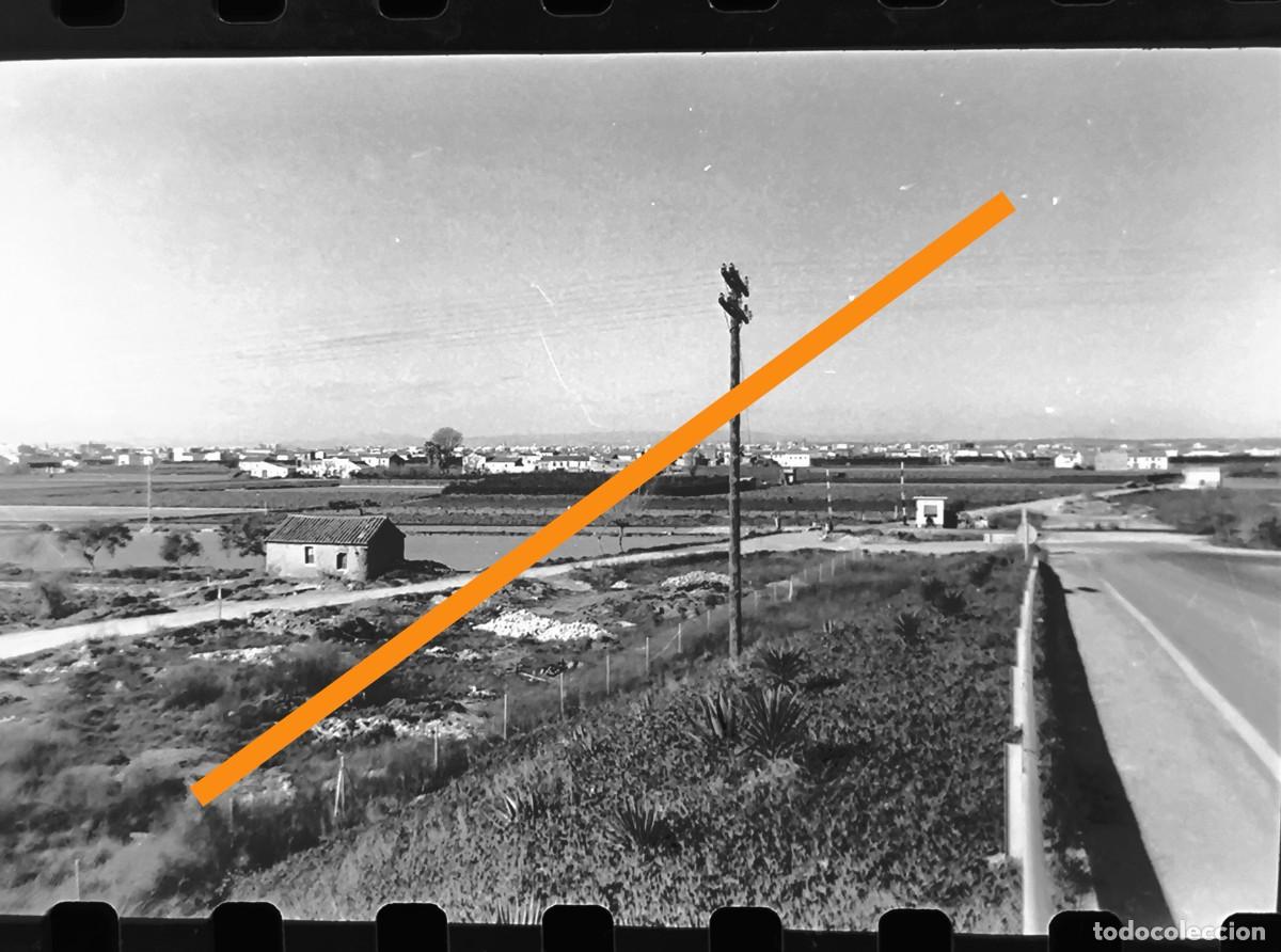 Fotograf&iacute;a antigua: Antiguo negativo de fotograf&iacute;a. Albuixech, terrenos factor&iacute;a Macosa ferrocarril. A&ntilde;os 60/70.