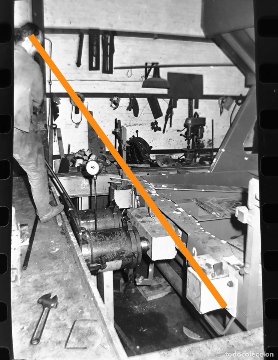 Fotograf&iacute;a antigua: Antiguo negativo de fotografia. Empresa ferroviaria Macosa. Valencia. Tren. Ferrocarril. A&ntilde;os 70
