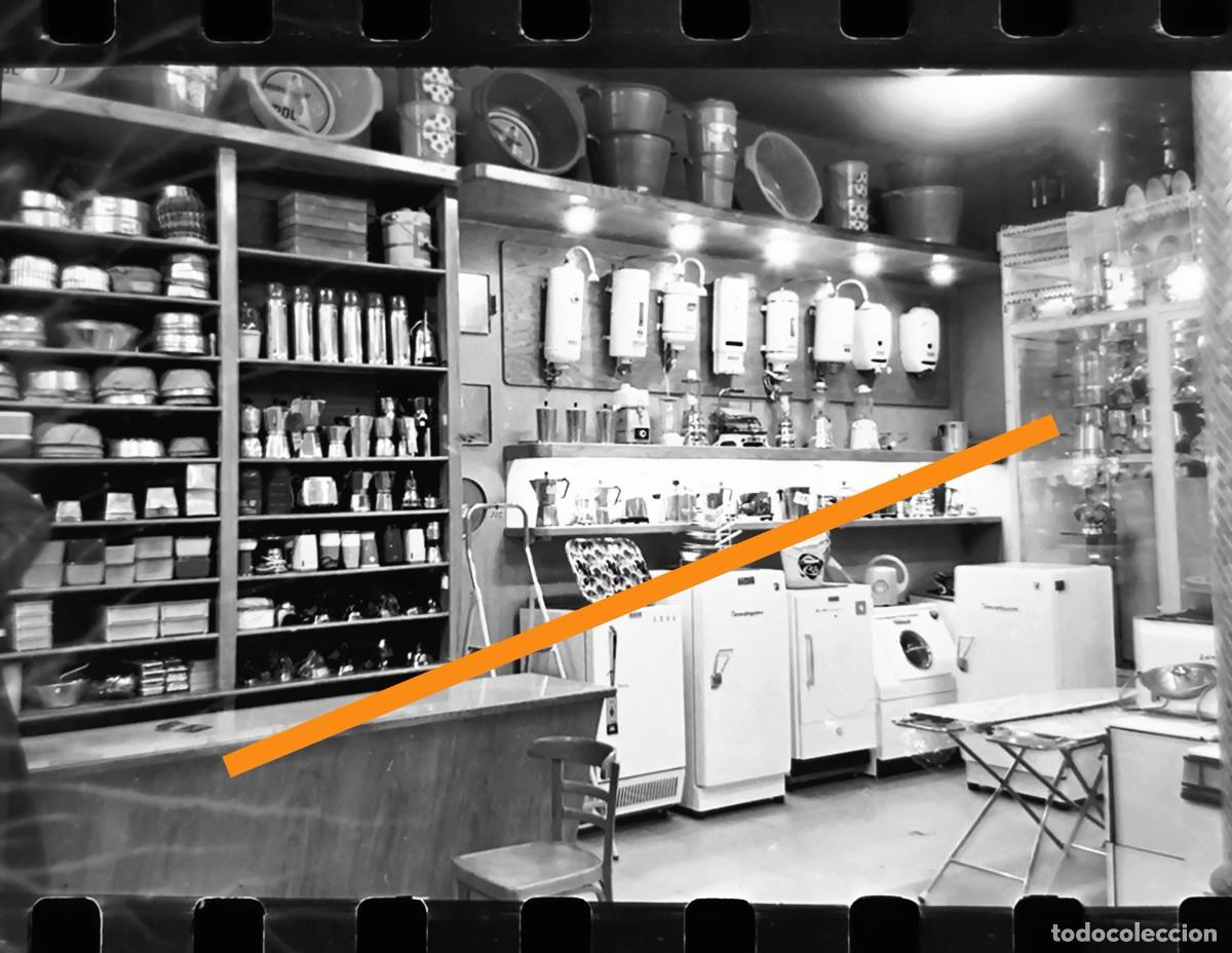 Fotograf&iacute;a antigua: Antiguo negativo de fotograf&iacute;a. Comercio vintage de electrodom&eacute;sticos y menaje. Valencia a&ntilde;os 50/60