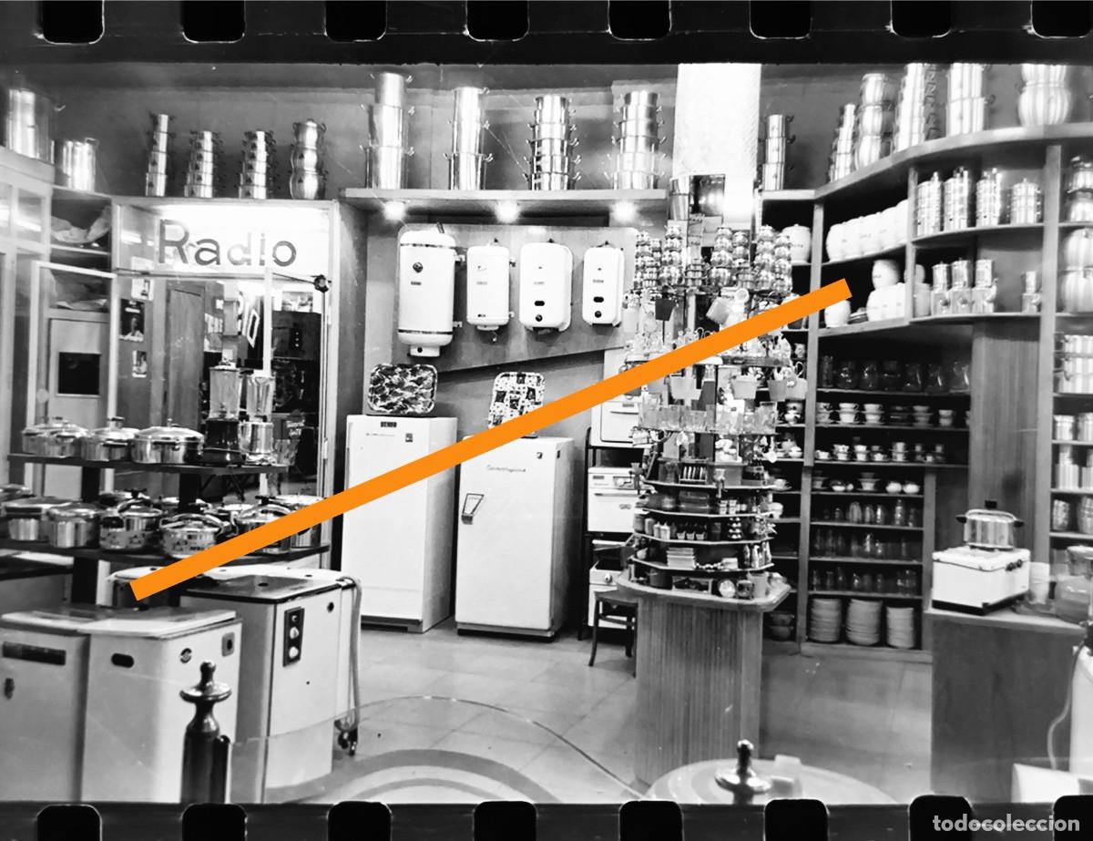 Fotograf&iacute;a antigua: Antiguo negativo de fotograf&iacute;a. Comercio vintage de electrodom&eacute;sticos y menaje. Valencia a&ntilde;os 50/60