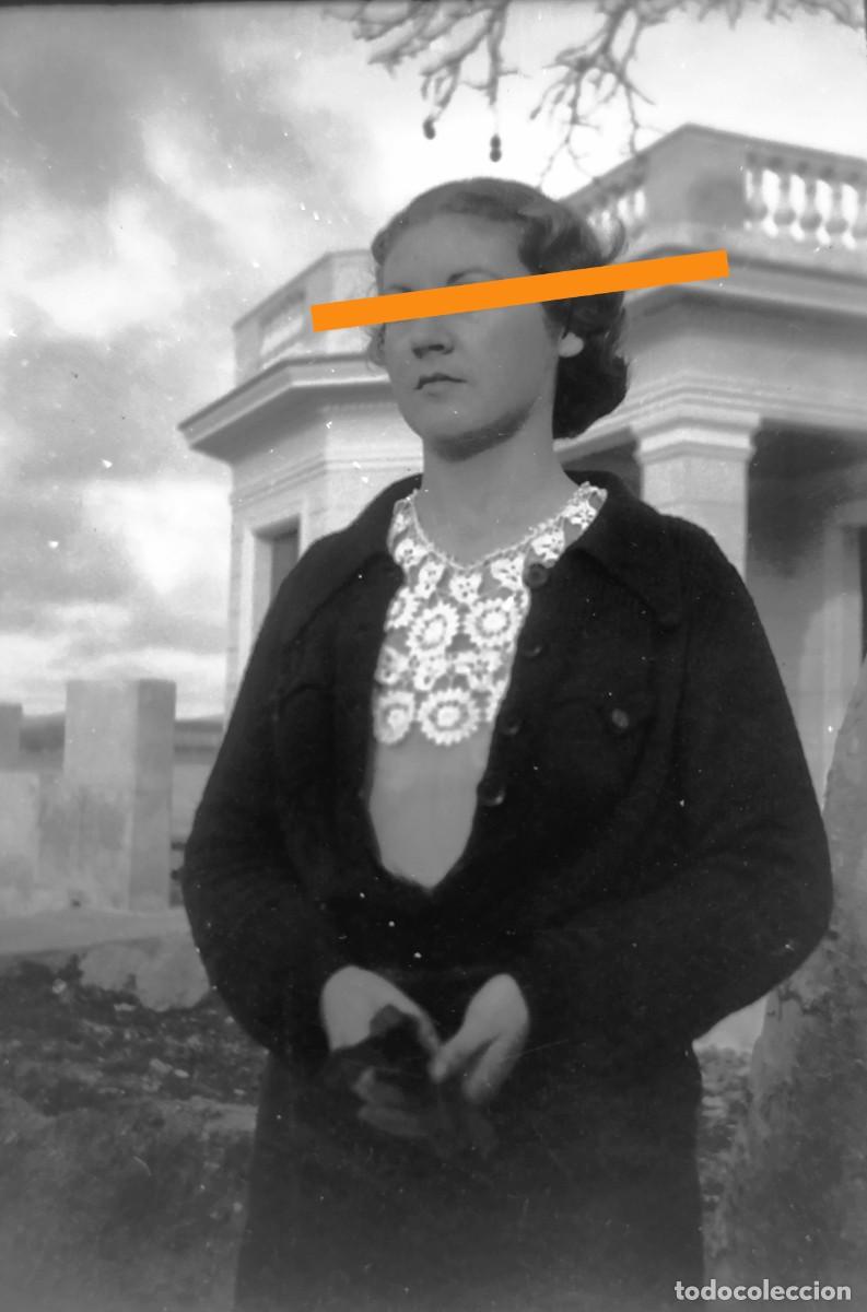 Fotograf&iacute;a antigua: Antiguo negativo de fotograf&iacute;a. Se&ntilde;orita. A&ntilde;os 30.