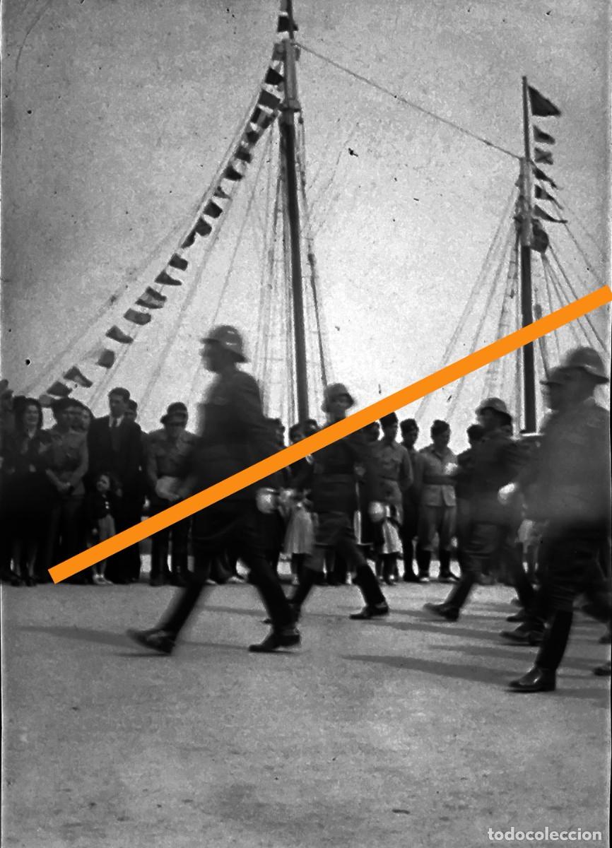 Fotograf&iacute;a antigua: Antiguo negativo de fotograf&iacute;a. Militar. A&ntilde;os 30.