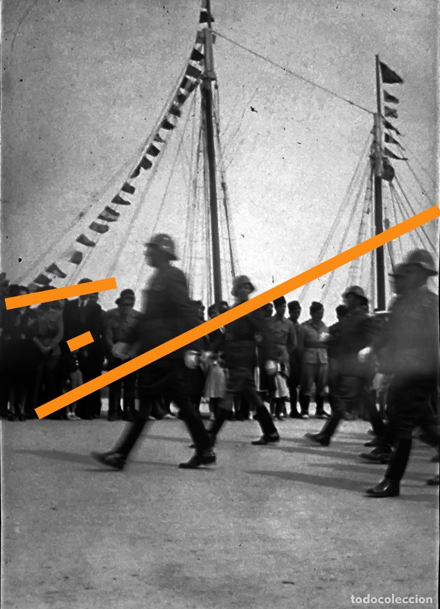 Fotograf&iacute;a antigua: Antiguo negativo de fotograf&iacute;a. Militar. A&ntilde;os 30.