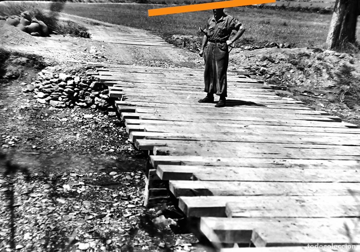 Fotograf&iacute;a antigua: Antiguo negativo de fotograf&iacute;a. Militar.