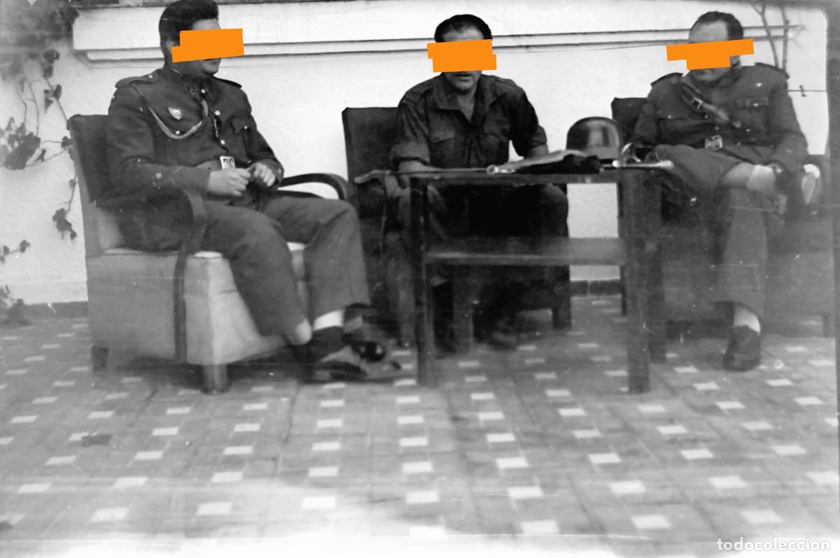Fotograf&iacute;a antigua: Antiguo negativo de fotograf&iacute;a. Militar.