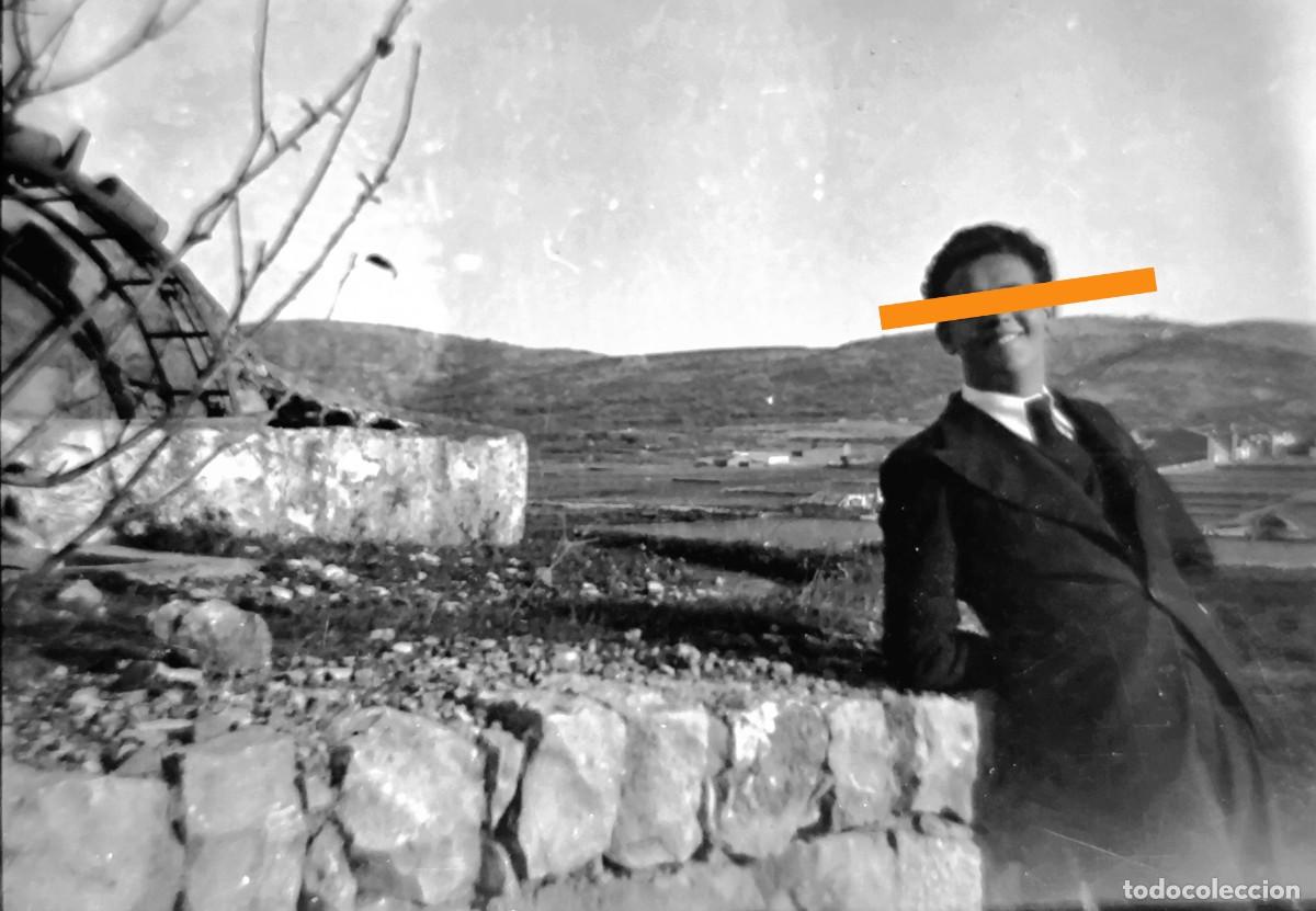 Fotografia antica: Antiguo negativo de fotograf&iacute;a. Chico. Paisaje rural. A&ntilde;os 20/30