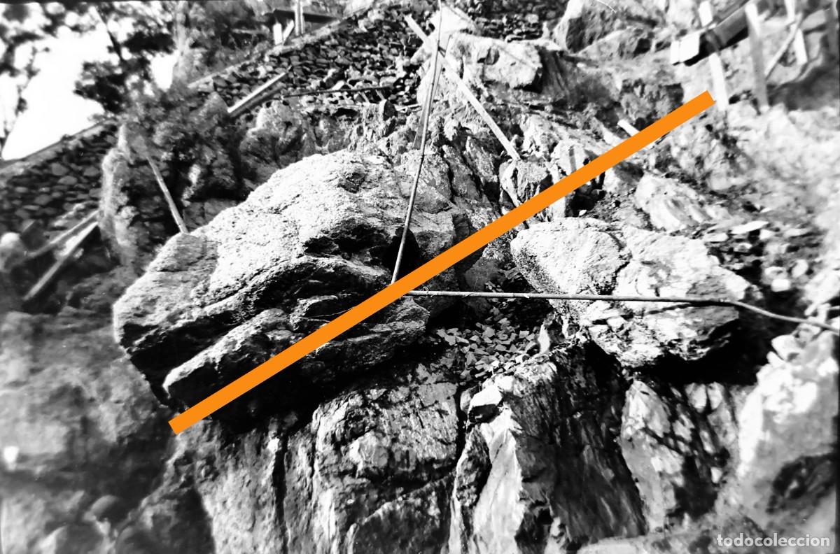 Fotograf&iacute;a antigua: Antiguo negativo de fotograf&iacute;a. Construcci&oacute;n pantano embalse o presa.