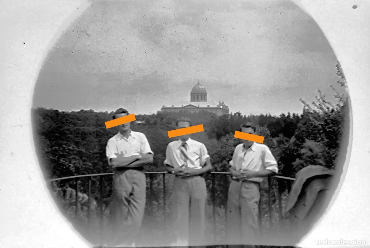 Fotograf&iacute;a antigua: Antiguo negativo de fotograf&iacute;a. Grupo de amigos. A&ntilde;os 20/30.