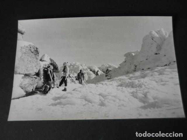 Fotografia antica: PUERTO DE NAVACERRADA MADRID EXCURSIONISTAS MONTA&Ntilde;ISMO ANTIGUA FOTOGRAF&Iacute;A TAMA&Ntilde;O POSTAL