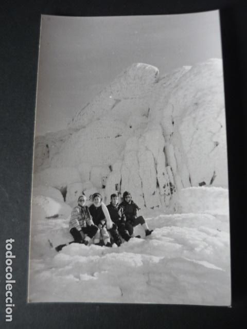 Fotografia antica: PUERTO DE NAVACERRADA MADRID EXCURSIONISTAS MONTA&Ntilde;ISMO ANTIGUA FOTOGRAF&Iacute;A TAMA&Ntilde;O POSTAL