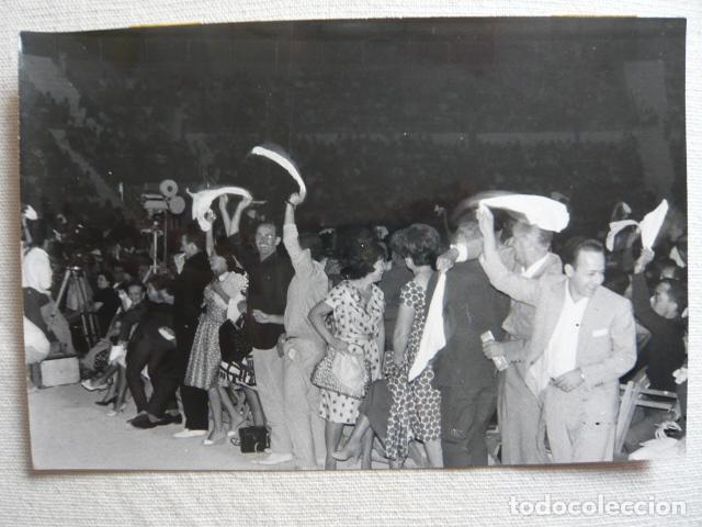 Fotografia antiga: BARCELONA FESTIVAL CANCION MEDITERRANEA ANTIGUA FOTOGRAFIA ORIGINAL 12 X 17 CM
