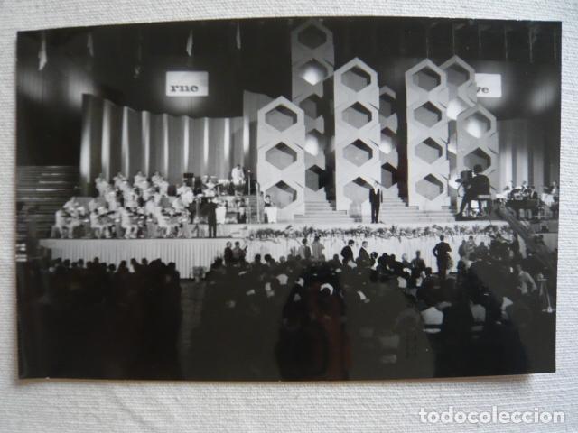 Alte Fotografie: BARCELONA FESTIVAL CANCION MEDITERRANEA ANTIGUA FOTOGRAFIA ORIGINAL 12 X 17 CM