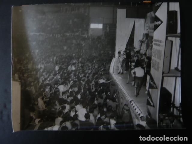 Alte Fotografie: MADRID EL CORTE INGLES FESTIVAL DE LOS IDOLOS 1968 ANTIGUA FOTOGRAFIA ORIGINAL 18 X 24 CM