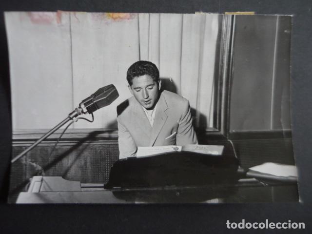 Antique Photography: PEDRO SAEZ CANTANTE MUSICO LOCUTOR DE VALDEPE&Ntilde;AS ANTIGUA FOTOGRAFIA ORIGINAL 11 X 17 CM
