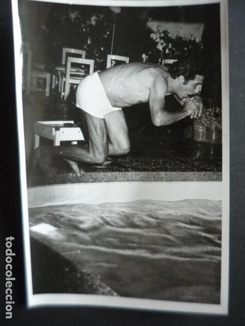 Antique Photography: GILBERT BECAUD ACTOR EN MALLORCA ANTIGUA FOTOGRAFIA ORIGINAL 18 X 12 CM